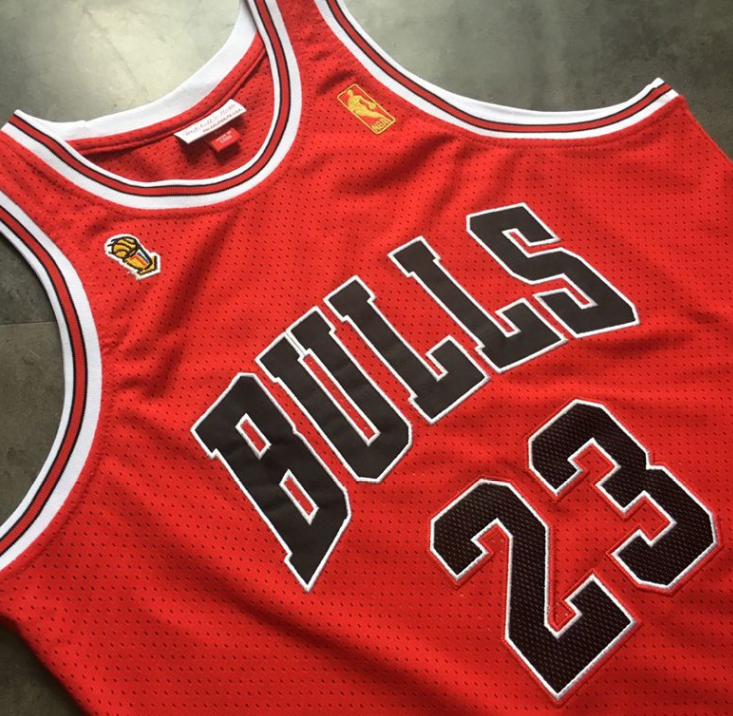 Vintage Mitchell & Ness NBA Chicago Bulls Michael Jordan #45 Jersey  Size 58.