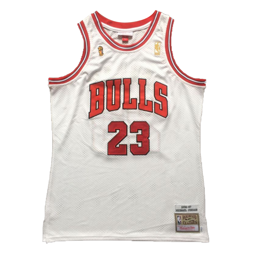 Chicago Bulls Michael Jordan #23 Mitchell & Ness White 1996-97 Hardwood  Classics Player Jersey - JerseyAve - Marketplace