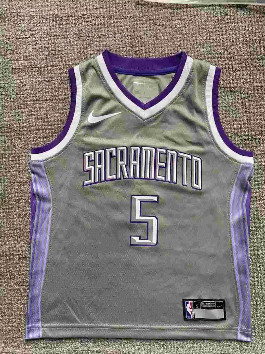 Youth Sacramento Kings De'Aaron Fox #5 Gray Swingman Jersey 2022/23 - City Edition - thejerseys
