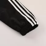 Manchester United Windbreaker Jacket Black 2025/26 - thejerseys